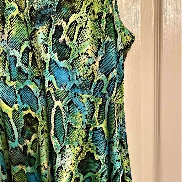 Coldesina Dresses & Skirts - SNAKE SKIN PRINT DRESS 💎HOST PICK 💎 has STRETCH 1X VIBRANT BLUES GREENS EUC